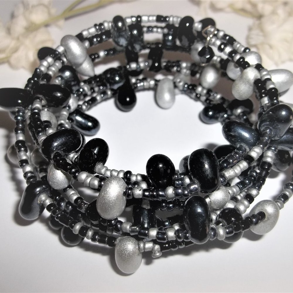 Memory Wire Bracelet Beaded Black Silver Metallic Jewelry Woman Girl Chunky B3